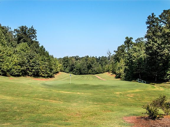 3rd image of 16 Chickasaw Dr #P