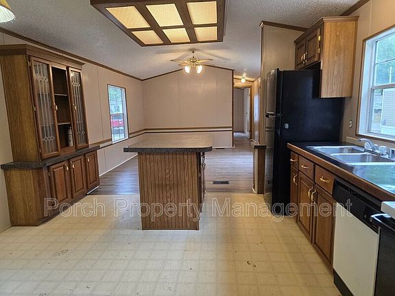 3rd image of 7318 Hayward Ave #P30