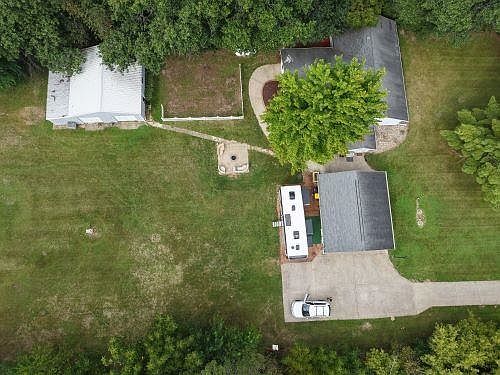 2nd image of E8303 N Reedsburg Rd
