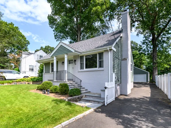 83 Dunn Avenue, Stamford, CT 06905