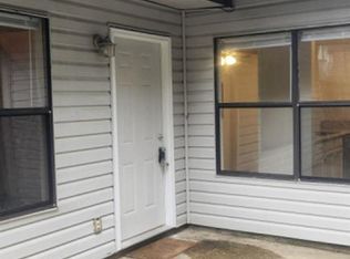 2301 W Michigan Ave APT 20, Pensacola, FL 32526
