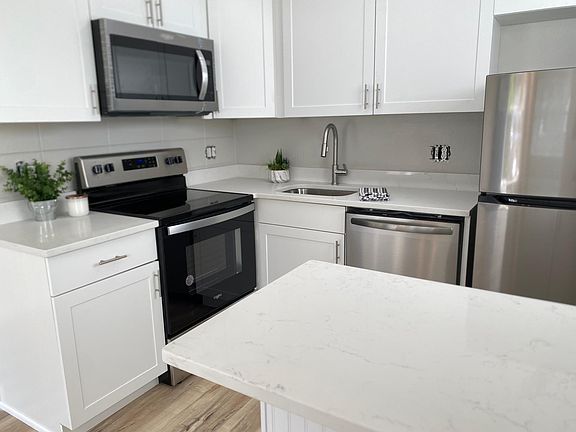 3rd image of 1768 Miller Ave