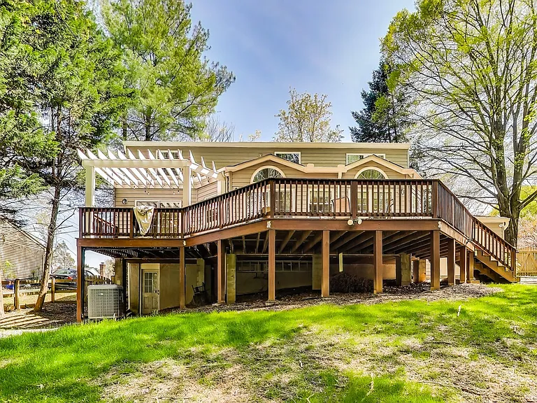 1337 Crockett Ln — Photo 36