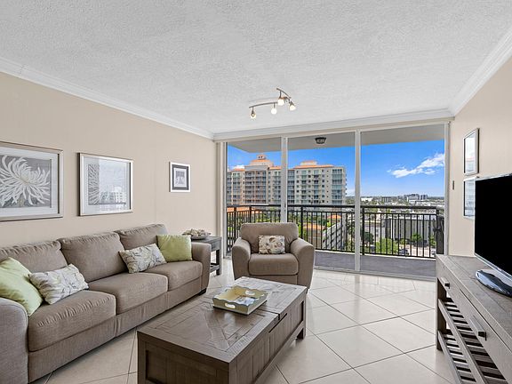 4th image of 3031 N Ocean Boulevard #1208
