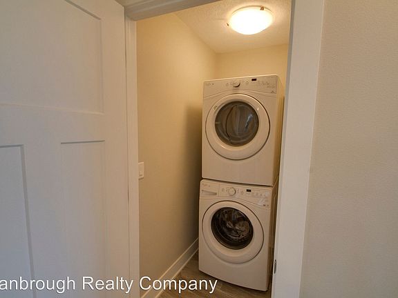 5th image of 222 SE Boulder Ct #8408643