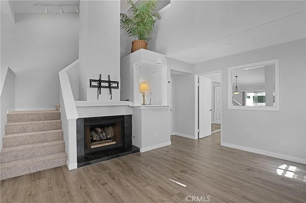 3 bed, 2.5 bath, 1228 sqft, $4,500 — Photo 4