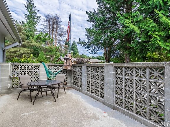 2nd image of 839 Fenske Dr NE