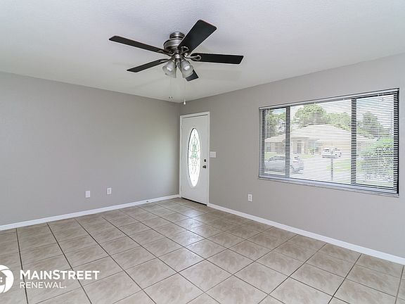 3rd image of 3879 Portair Ave