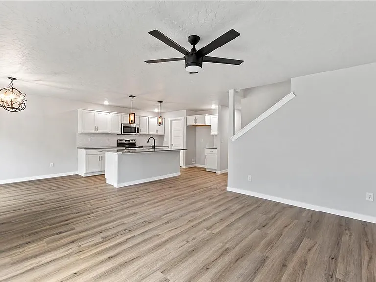 2741 E Jasmine St — Photo 13