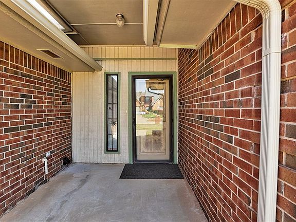 5th image of 13012 Cloverleaf Ln