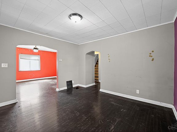 4th image of 1323 Woodland Ave