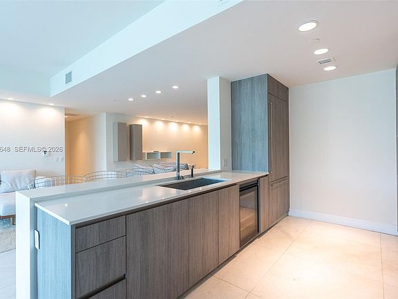 5th image of 360 Ocean Dr Unit 205S