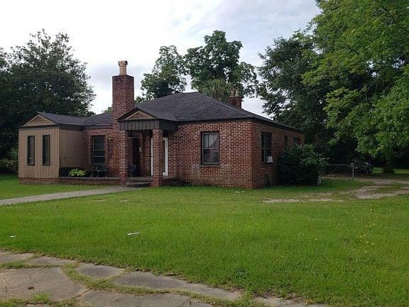 3rd image of 598 Lynmore Ave