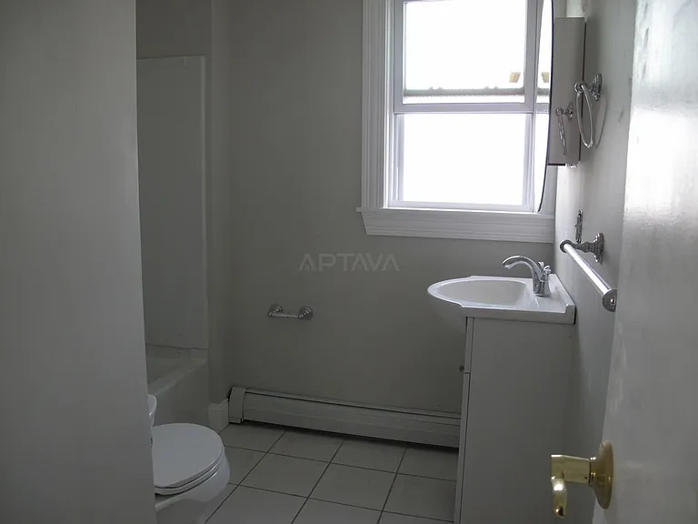 211 Elm St #1 — Photo 4
