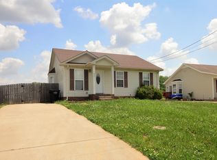 265 Cranklen Cir, Clarksville, TN 37042