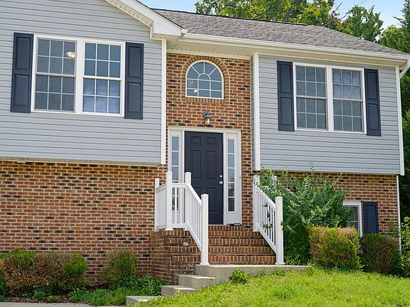 3rd image of 85 Lofty Cir