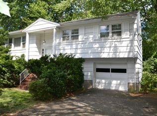 2 Thompson Rd, Denville, NJ 07834