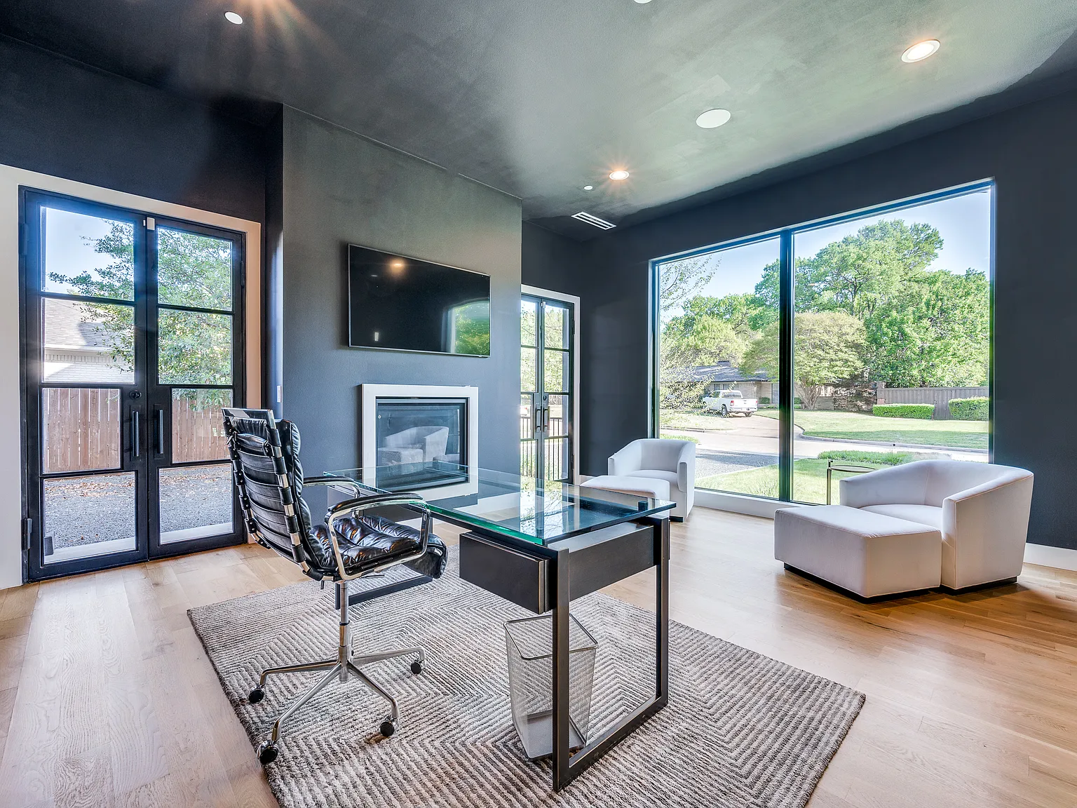 4 bed, 7200 sqft, $45,000 — Photo 4