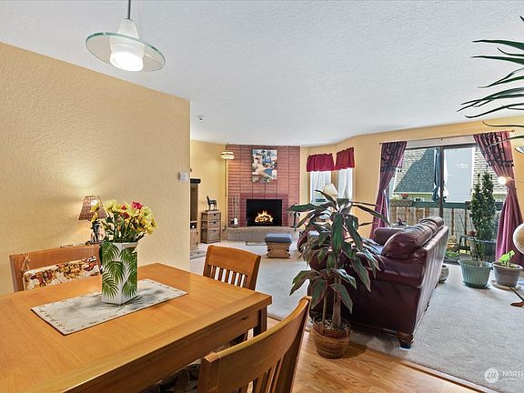 4th image of 20620 60th Avenue W #G