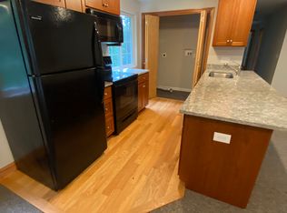 5 Breakneck Hill Rd APT B, Southborough, MA 01772