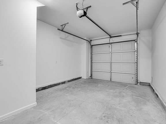 5th image of 4223 Tillie Cir