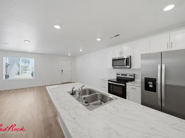 2775 E Rushpink Ln, Washington, UT