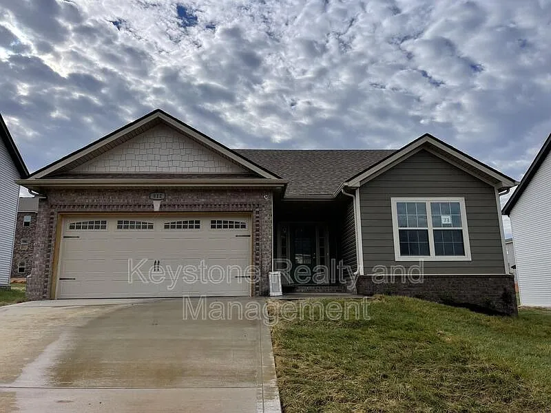 3 bed, 2.0 bath, 1370 sqft, $1,900 — Photo 1