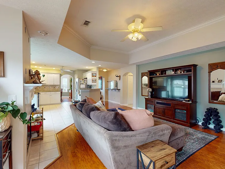 629 Linden Ln — Photo 10