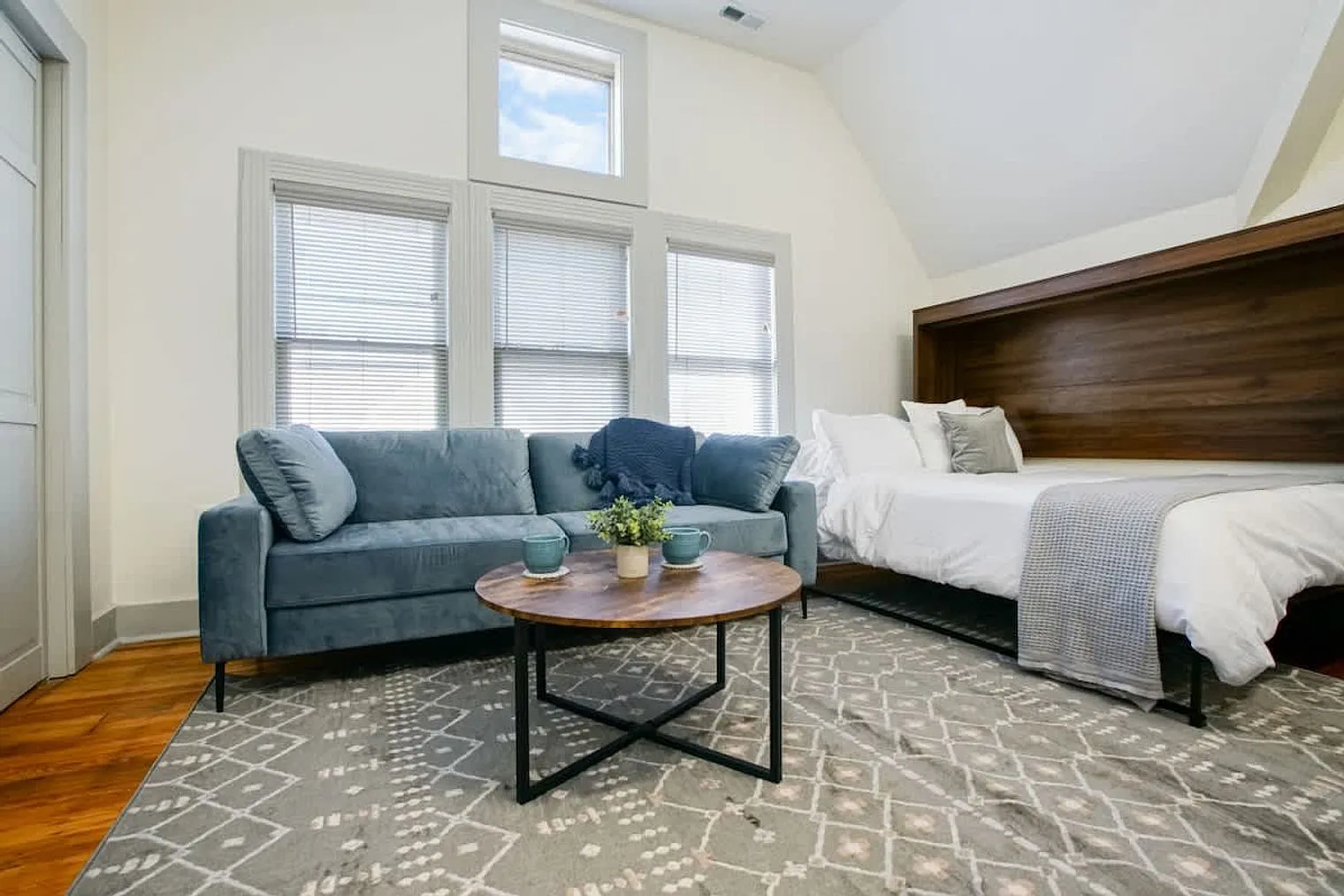 Studio, 1.0 bath, 398 sqft, $1,623 — Photo 4