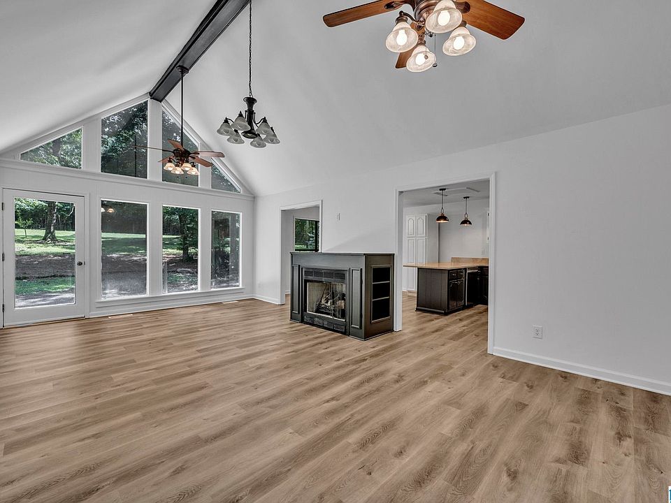 1st image of 855 Valley Trl