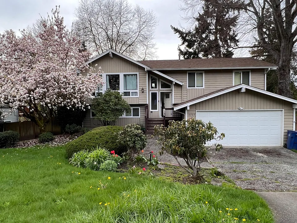 13703 90th Ave NE