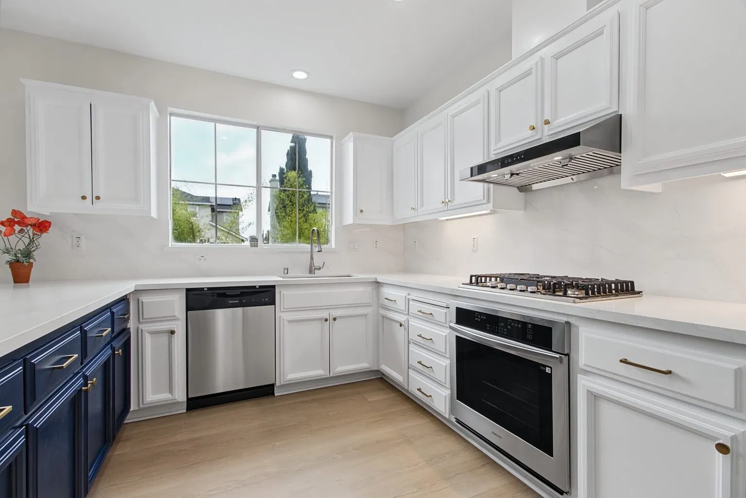 1276 Grand Blvd — Photo 3