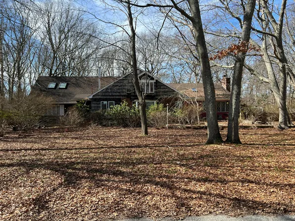 80 Woodacres Rd, East Patchogue, NY 11772