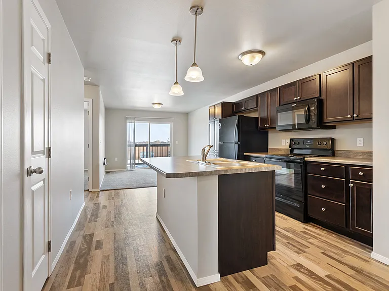 Sawyer Pointe — Photo 53