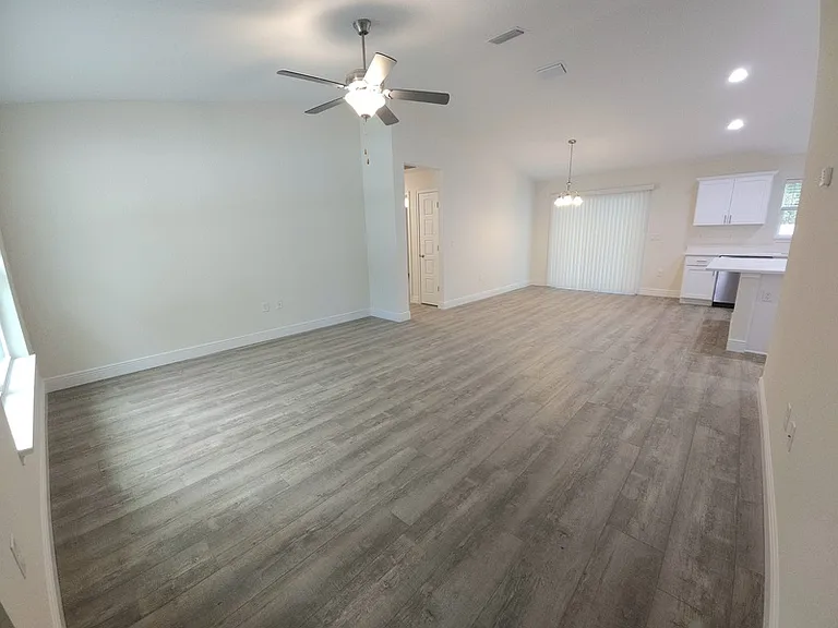 387 E Caldwell Dr — Photo 7