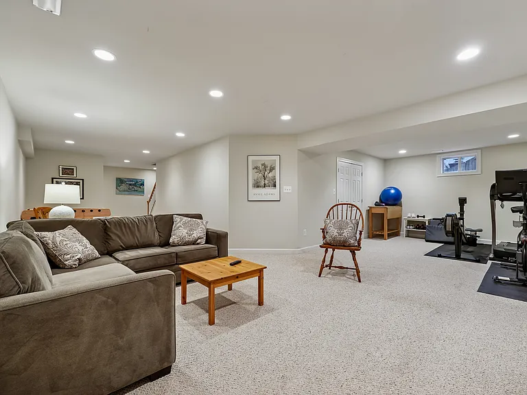 8807 Ridge Rd — Photo 31