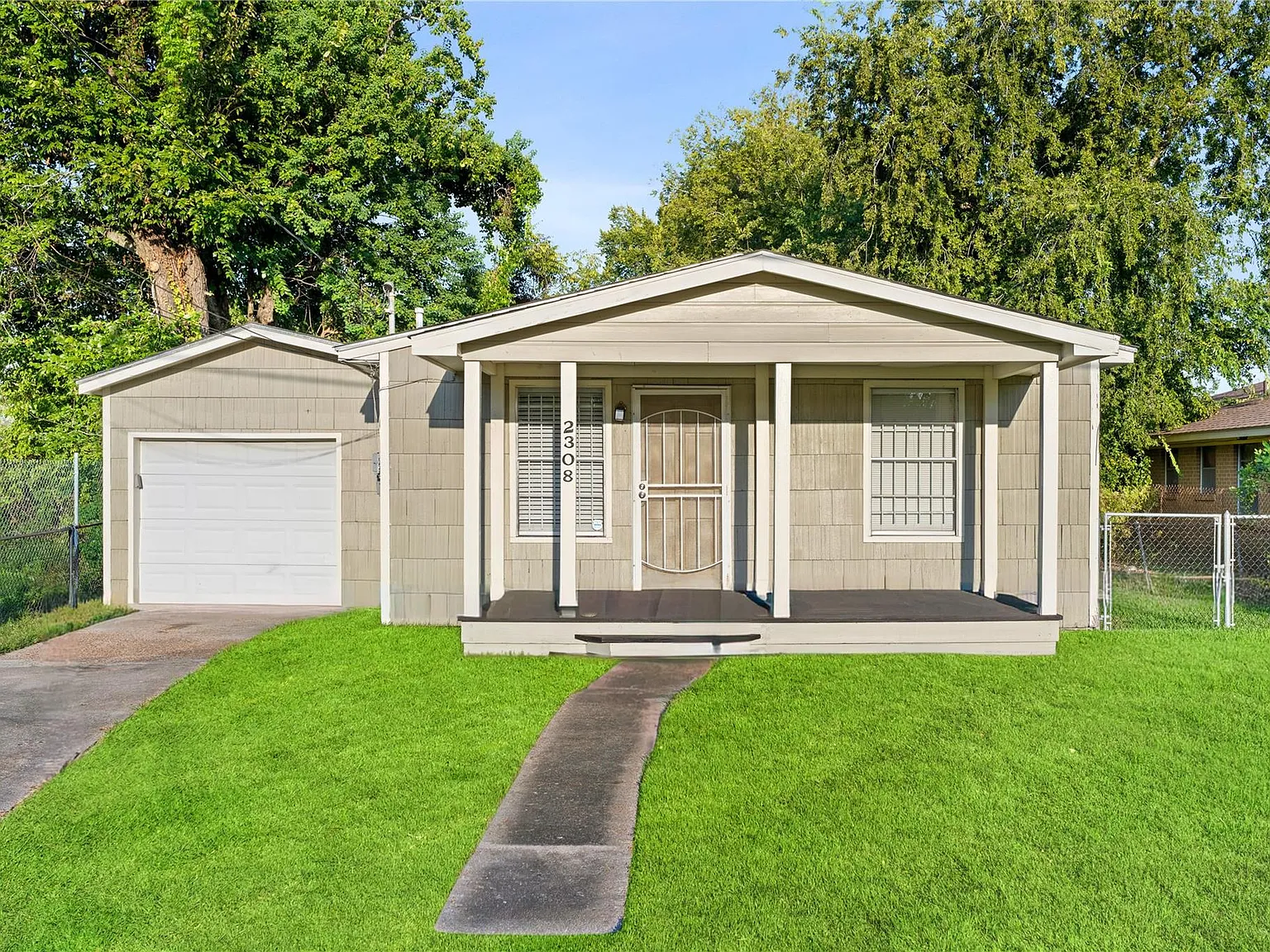 1 bed, 1.0 bath, 651 sqft, $1,250 — Photo 1