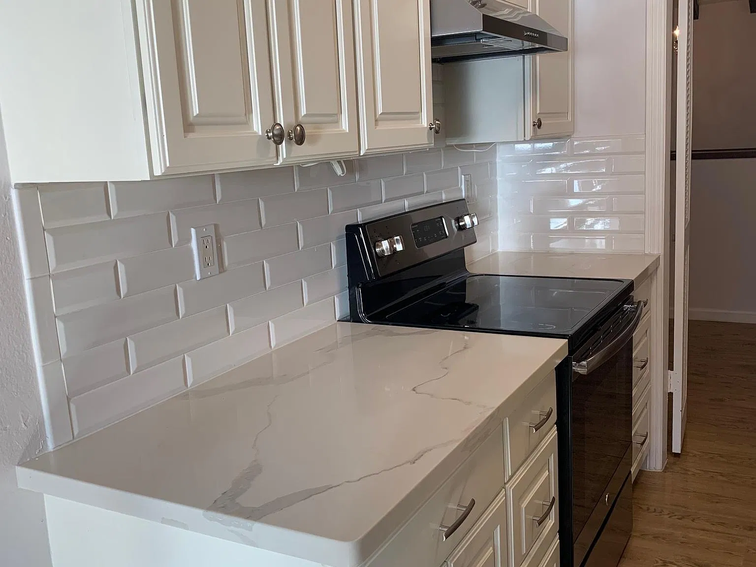 810 Oak Grove Rd — Photo 3