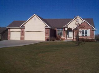 210 Pine Crk, Rose Hill, KS 67133
