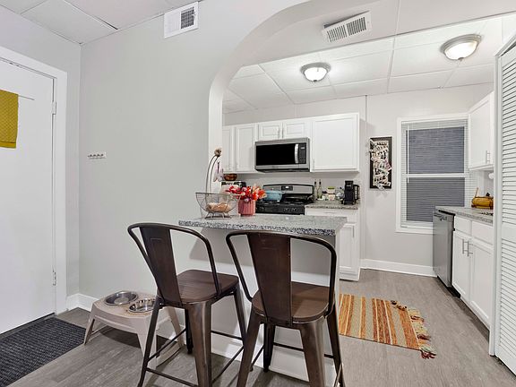 4th image of 2919 N Seeley Ave APT 1F