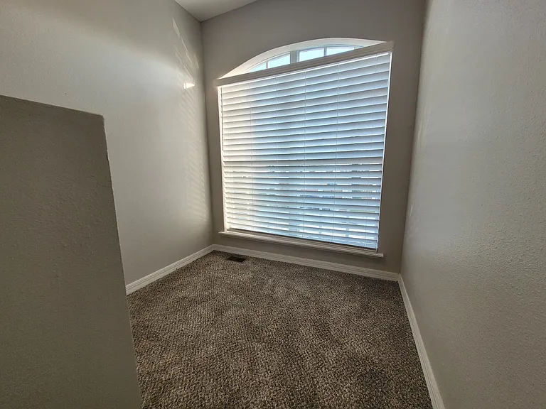 3805 Exeter Ln — Photo 30