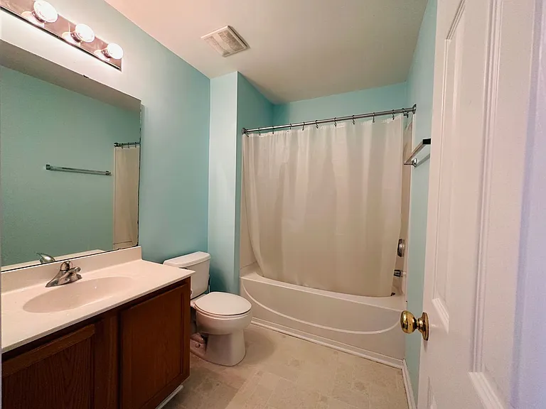 634 Fountain Ct — Photo 9