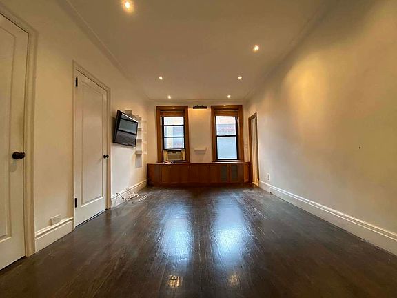 3rd image of 253 W 16th St #2DA