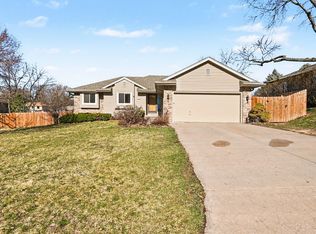2 Danbury Ct, Council Bluffs, IA 51503