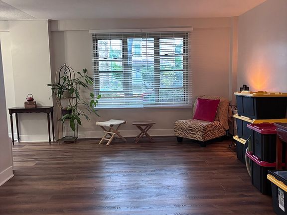 2nd image of 2610 W Balmoral Ave APT 103