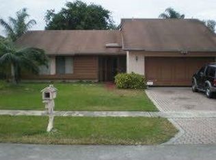 610 SW 95th Ter, Pembroke Pines, FL 33025