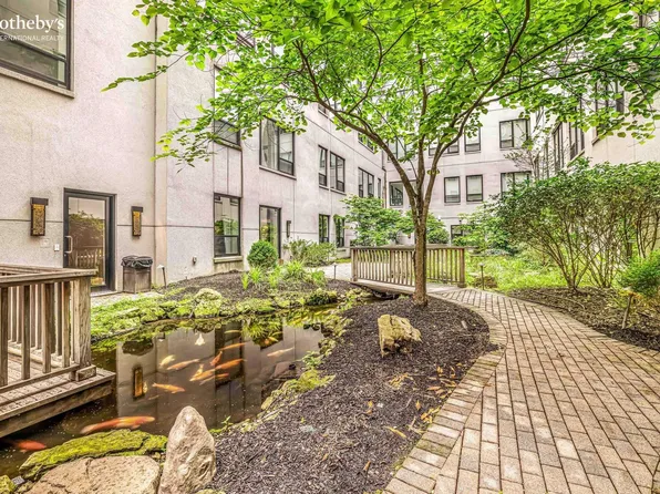 416 West 52nd Street image 16 of 17