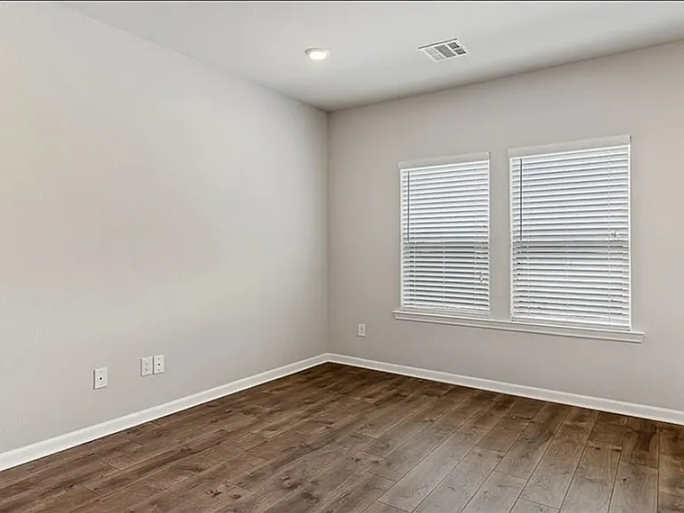 248 Paisley Pkwy — Photo 8