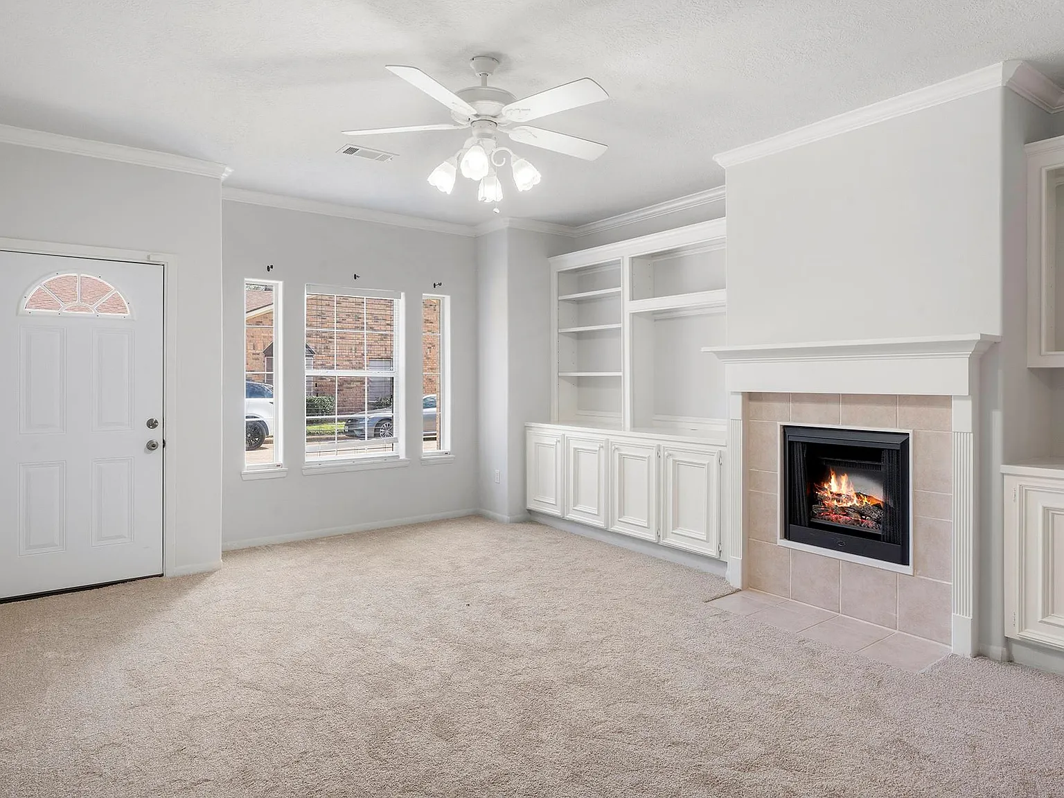 2 bed, 2.0 bath, 1878 sqft, $1,800 — Photo 3