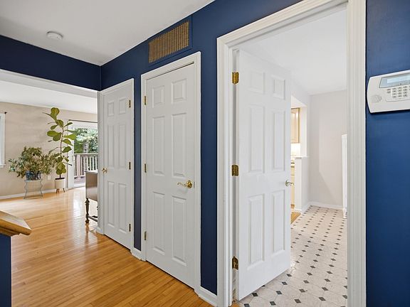 4th image of 83 Fifer Ln #83